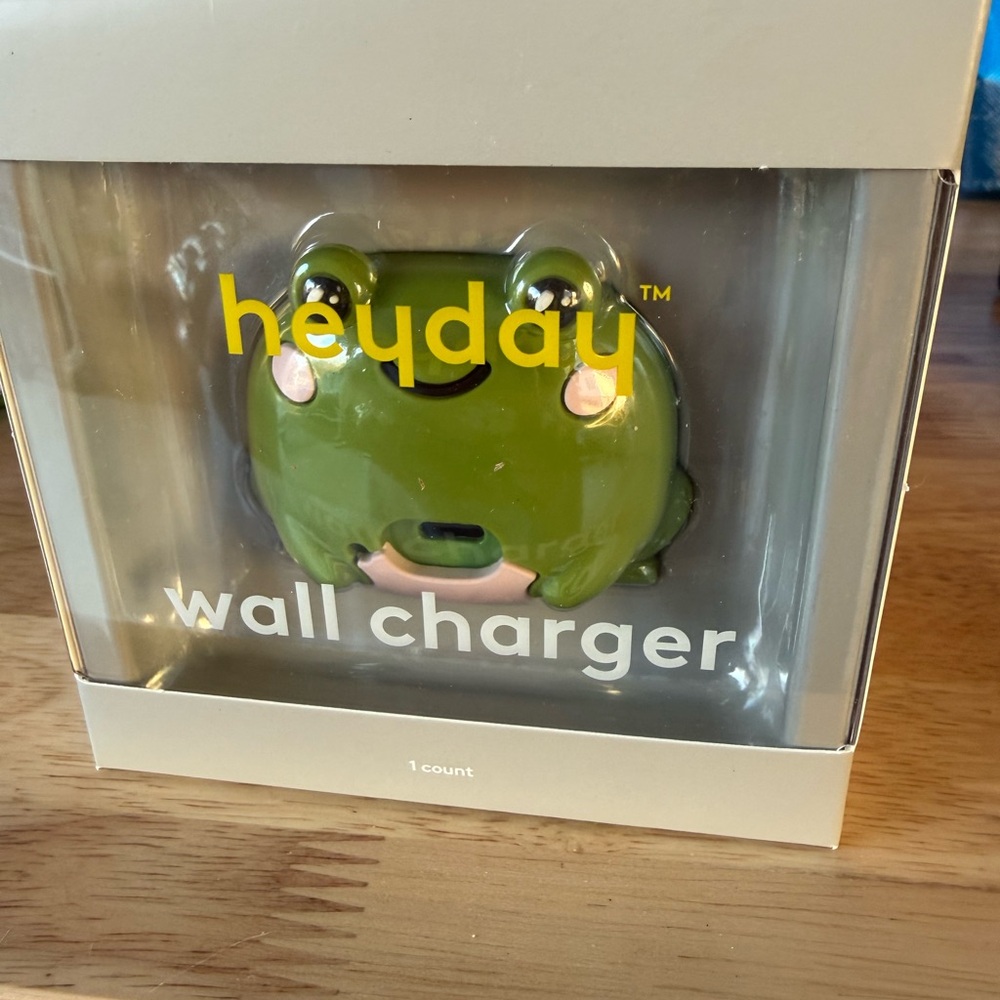 Pack of 2 New Sealed Heyday Frog Wall Chargers